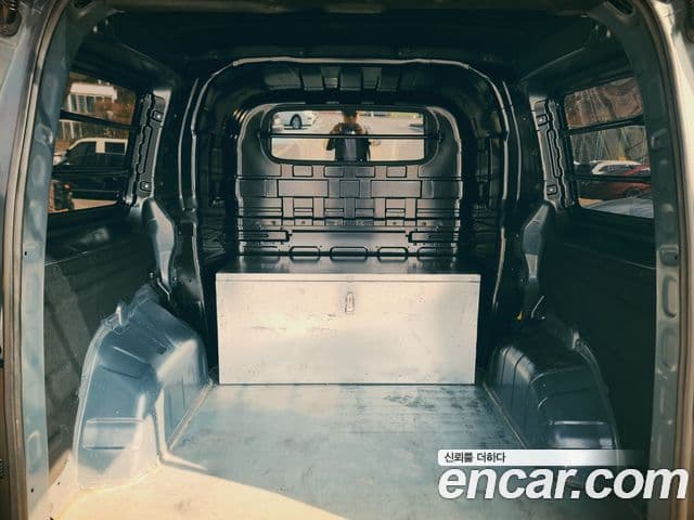 Hyundai Staria Modern, 2023 7