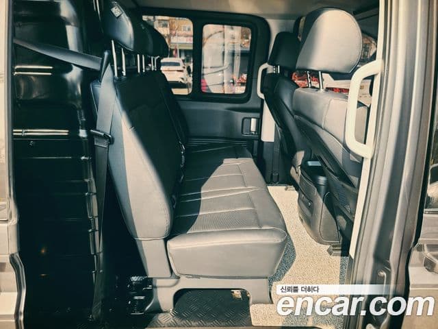 Hyundai Staria Modern, 2023 9