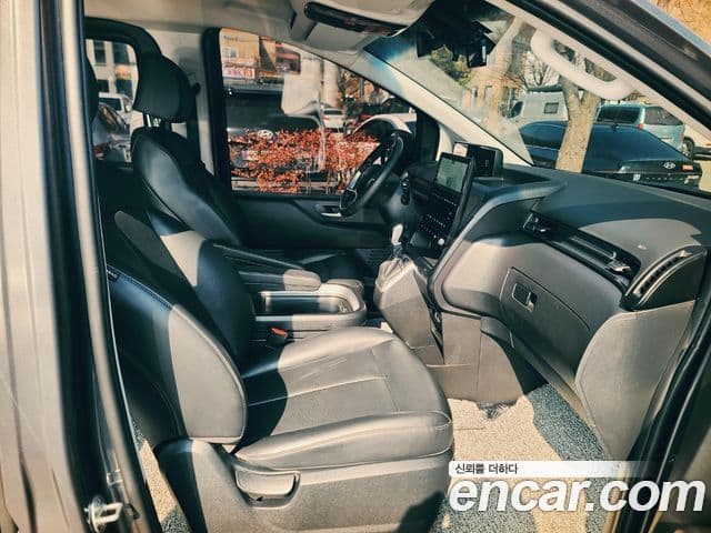 Hyundai Staria Modern, 2023 10