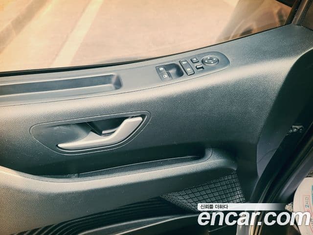 Hyundai Staria Modern, 2023 13