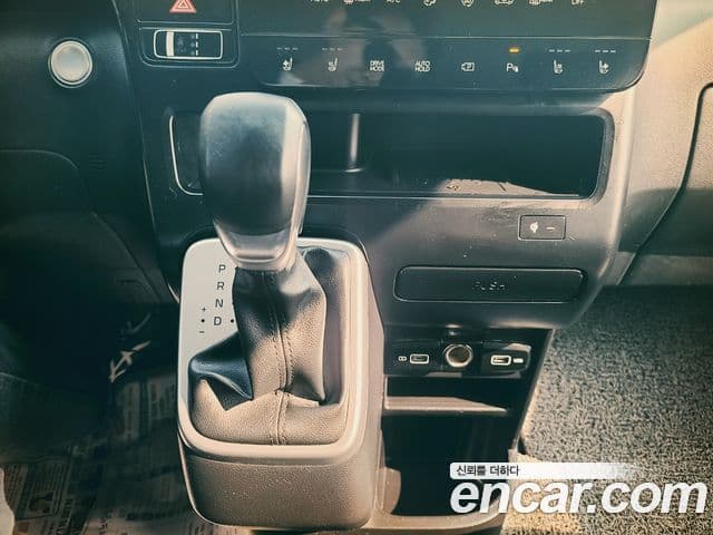 Hyundai Staria Modern, 2023 17