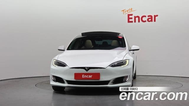 Tesla модель S, 2017 3