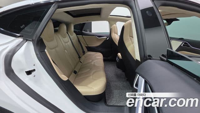 Tesla модель S, 2017 19