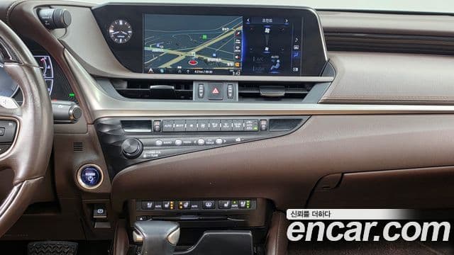 Lexus ES300h 7세대 Luxury Plus, 2019 14