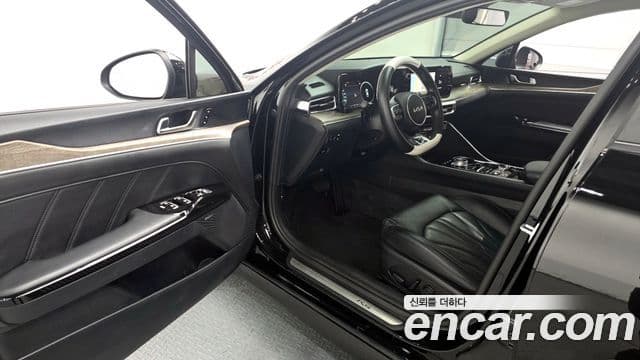 Kia K5 3세대 Signature, 2022 10