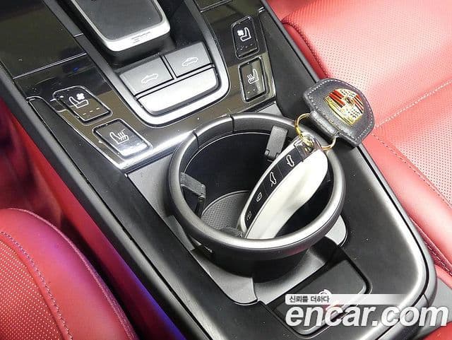 Porsche 911 (992) Carrera 4 GTS кабриолет, 2024 14