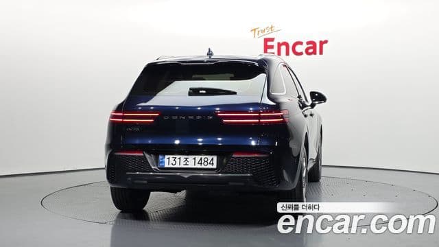 Genesis GV70, 2022 4