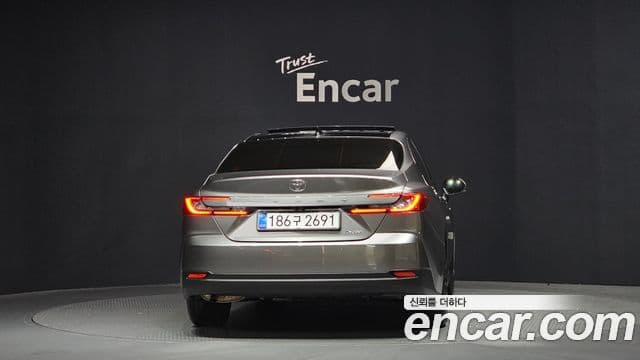 Toyota 캠리 (XV80) 2.5 XLE Premium гибрид, 2025 4