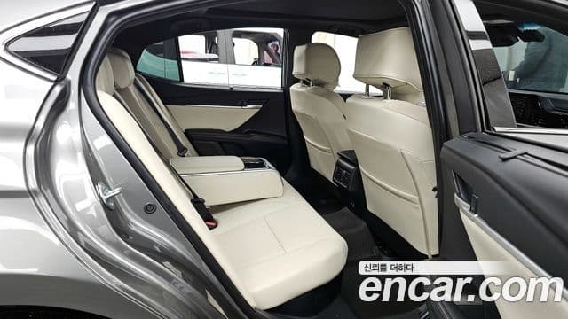 Toyota 캠리 (XV80) 2.5 XLE Premium гибрид, 2025 12