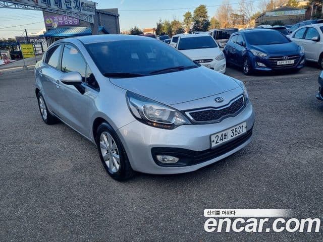 Kia All New Pride Deluxe, 2014 3