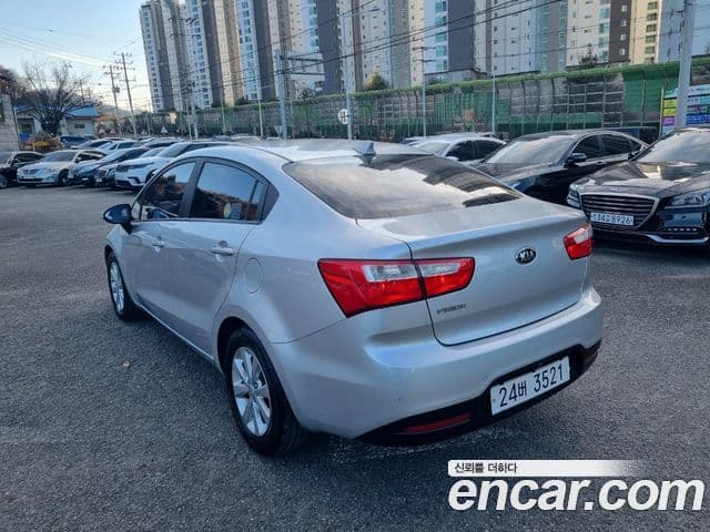 Kia All New Pride Deluxe, 2014 7