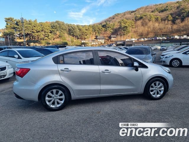 Kia All New Pride Deluxe, 2014 8