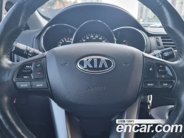 Kia All New Pride Deluxe, 2014 15