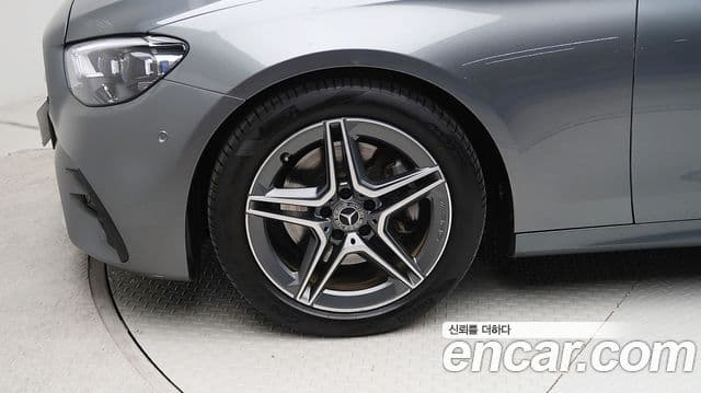 Mercedes-Benz E-класс W213 AMG Line, 2023 все фото