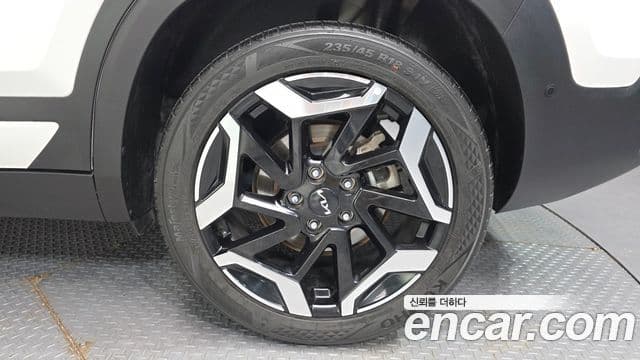 Kia The / новый New Seltos Signature, 2023 все фото