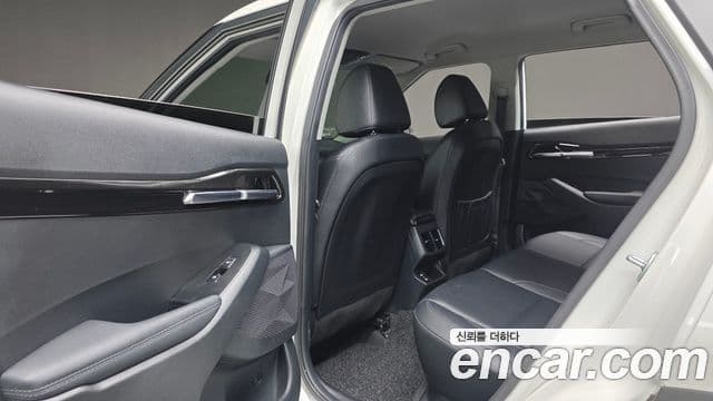 Kia The / новый New Seltos Signature, 2023 17