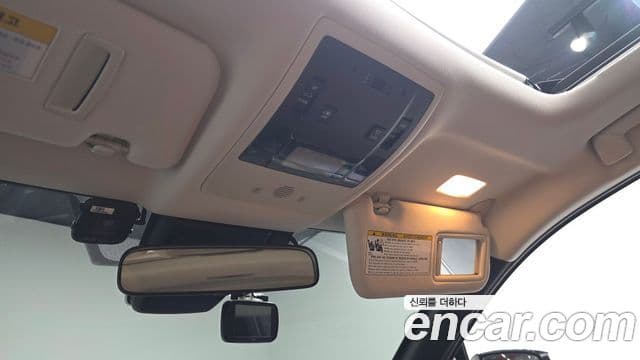 Lexus UX250h, 2019 19