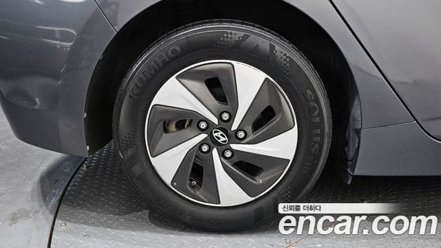 Hyundai Ioniq гибрид, 2017 все фото