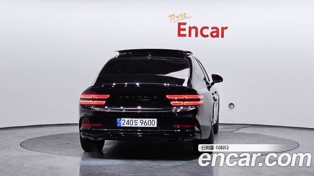 Genesis G80 (RG3) чёрный, 2026 4