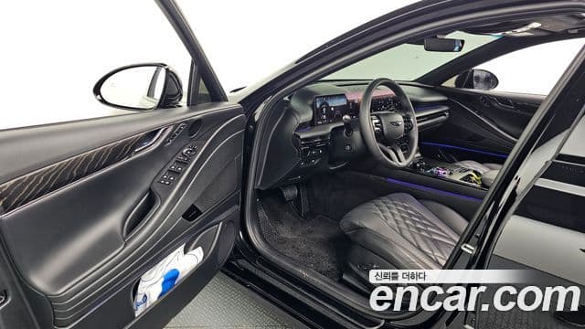 Genesis G80 (RG3) чёрный, 2026 12