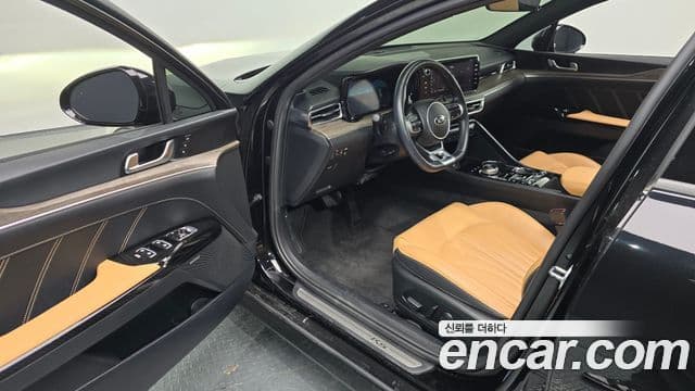 Kia K5 3세대 Signature, 2021 11