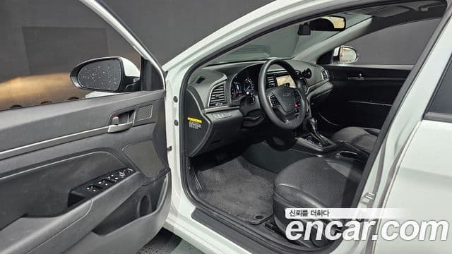 Hyundai Avante AD 1.6 GDI Value Plus, 2018 10