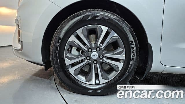 Kia The / новый New Carnival Luxury, 2019 все фото