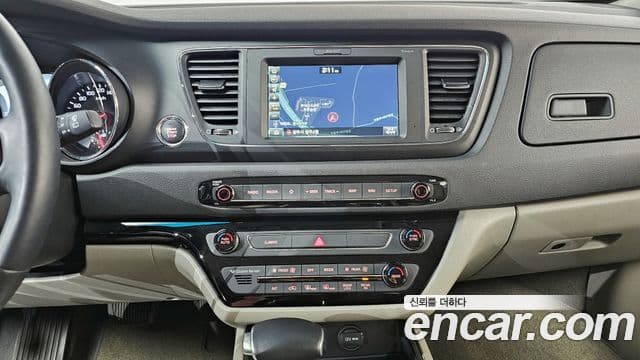 Kia The / новый New Carnival Luxury, 2019 15