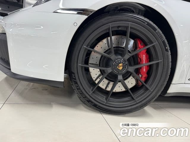 Porsche 911 (992) Carrera 4 GTS, 2026 17