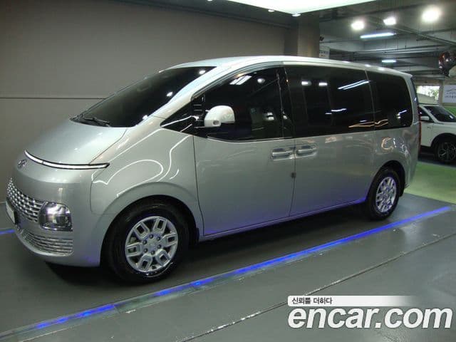 Hyundai Staria Modern, 2023 3