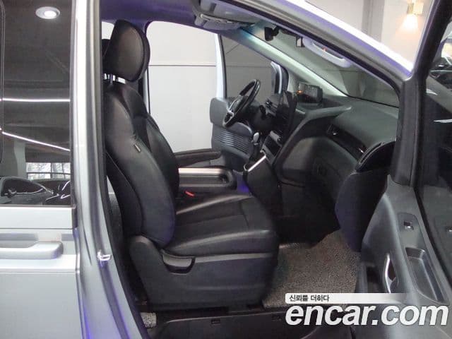Hyundai Staria Modern, 2023 15