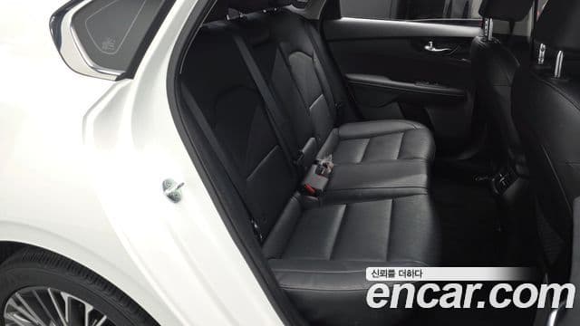 Kia The / новый New K3 2세대 Signature, 2022 11