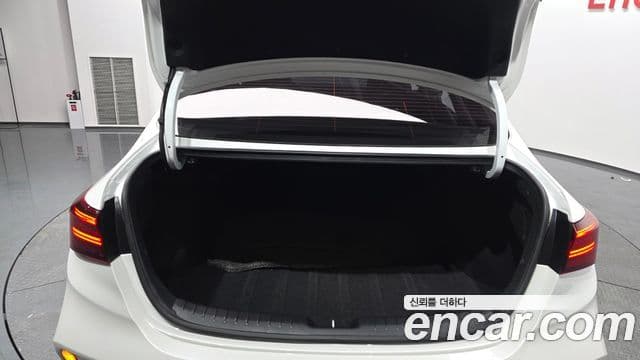 Kia The / новый New K3 2세대 Signature, 2022 20