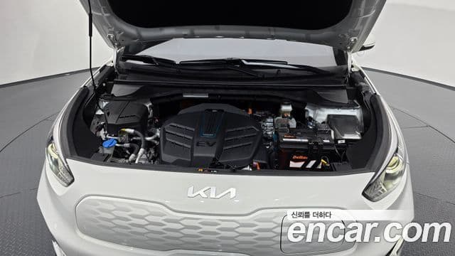Kia Niro Plus Light (таксомоторный тип), 2023 6