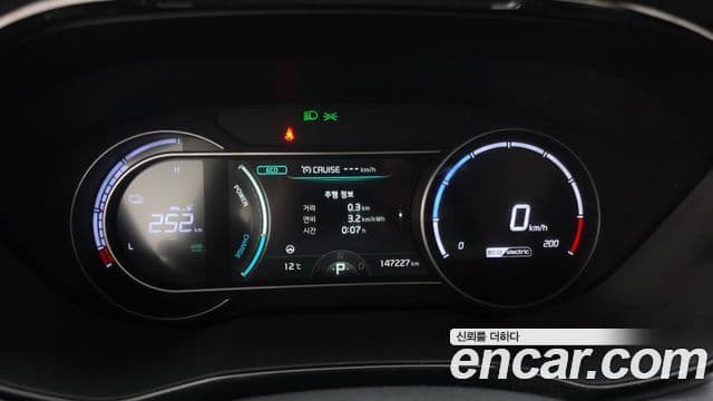 Kia Niro Plus Light (таксомоторный тип), 2023 8