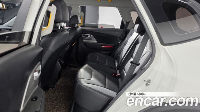 Kia Niro Plus Light (таксомоторный тип), 2023 12