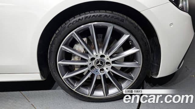 Mercedes-Benz E-класс W213 AMG Line, 2021 все фото