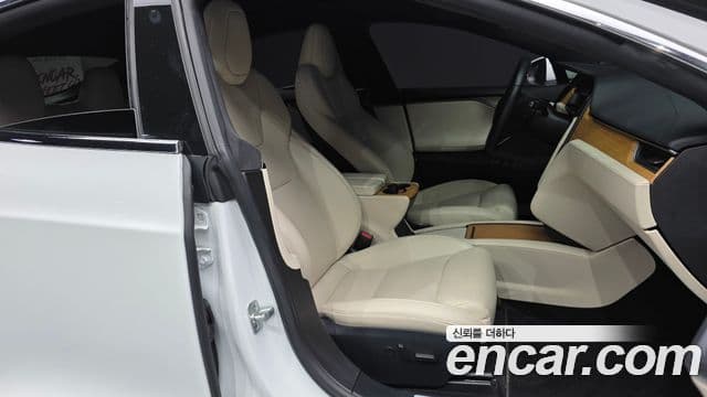 Tesla модель S Long Range, 2020 11