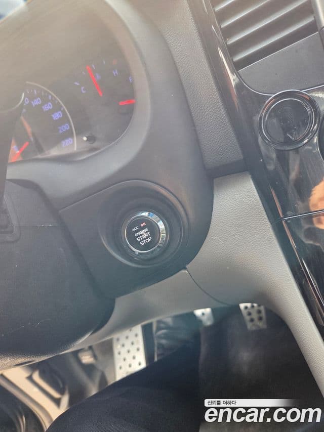 Kia Carnival R President, 2014 9