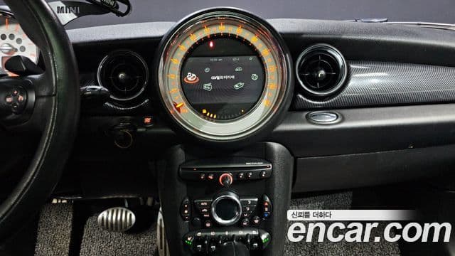 Mini Cooper S 클럽맨 1세대, 2014 14