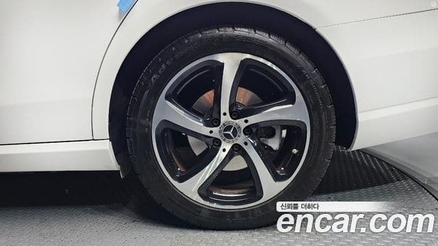 Mercedes-Benz E-класс W213 Avantgarde, 2020 все фото