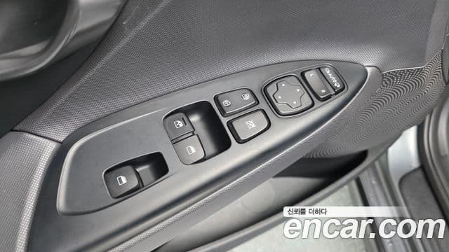 Hyundai Veloster (JS) Core, 2019 18