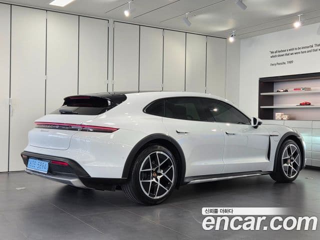 Porsche 타이칸 4 Cross Turismo, 2025 2