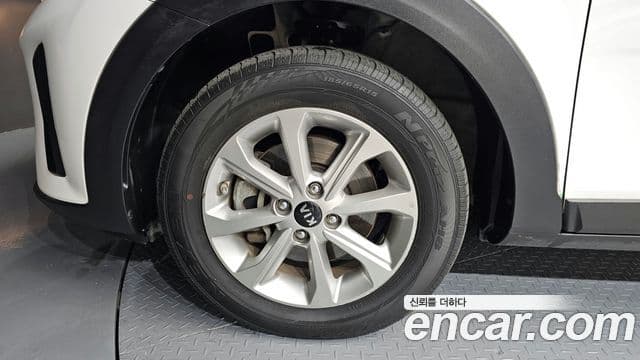 Kia Stonic Deluxe, 2018 все фото