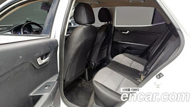 Kia Stonic Deluxe, 2018 10