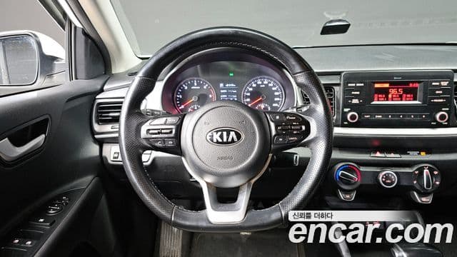 Kia Stonic Deluxe, 2018 13