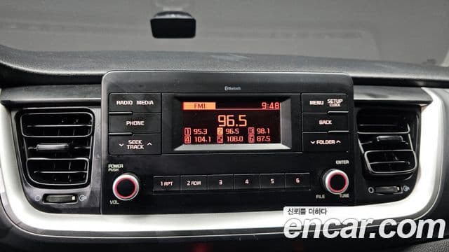 Kia Stonic Deluxe, 2018 17