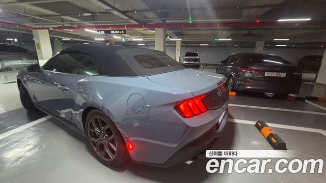 Ford Mustang 7세대 2.3 EcoBoost Premium кабриолет, 2024 4