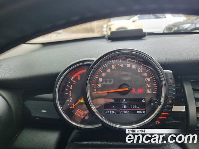 Mini Cooper D 3세대, 2015 8