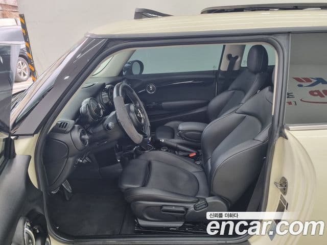 Mini Cooper D 3세대, 2015 17